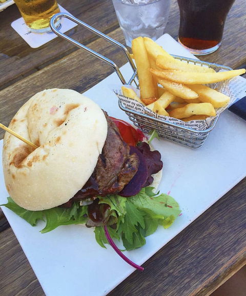 Seaview Hotel By The Beach - Sunshine Coast Guide 0