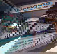 Loui's Seafood - Sunshine Coast Guide