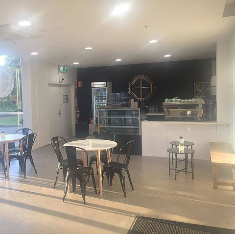 Avenue Perk - Sunshine Coast Guide 0