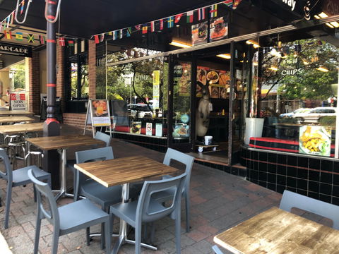 Loaves And Dishes Cafe - Sunshine Coast Guide 1