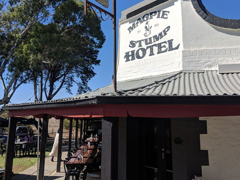 Magpie And Stump Hotel - Sunshine Coast Guide 0