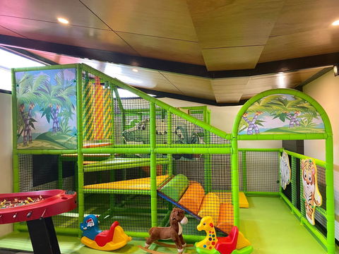 Cazalys Palmerston Club - Sunshine Coast Guide 1