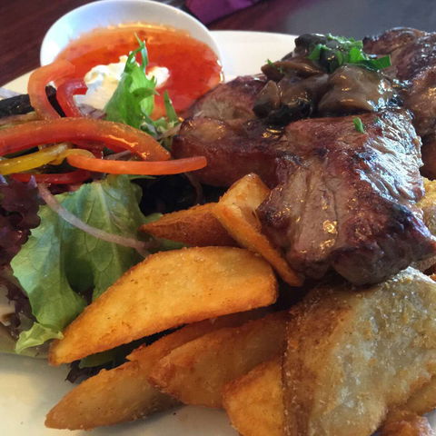 Arts Bar - Sunshine Coast Guide 0