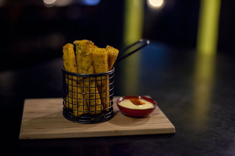 Yarra Flats Take Away - Sunshine Coast Guide 0