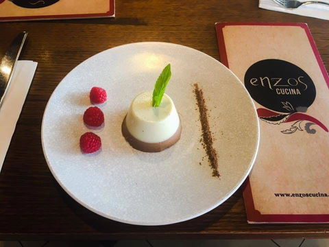 Ash St. Cellar - Sunshine Coast Guide 0