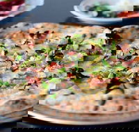 Francies Pizzeria - Sunshine Coast Guide