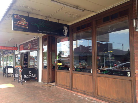 Al Pacino's Pizza & Italian Cuisine - Sunshine Coast Guide 0