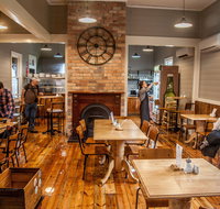 Tracks on Point Cafe - Sunshine Coast Guide