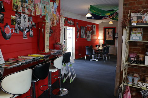 RnR's Diner - Sunshine Coast Guide 0