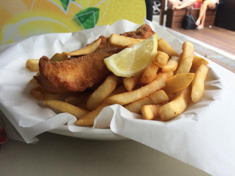 Burleigh Heads Fishmongers - Sunshine Coast Guide 0