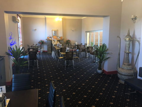 Harts Takeaway/Junction Hotel Peterborough - Sunshine Coast Guide 1