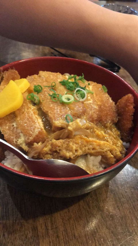 Sakura Inn - Sunshine Coast Guide 0