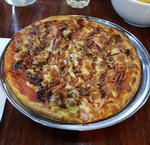 Colombo's - Sunshine Coast Guide 0