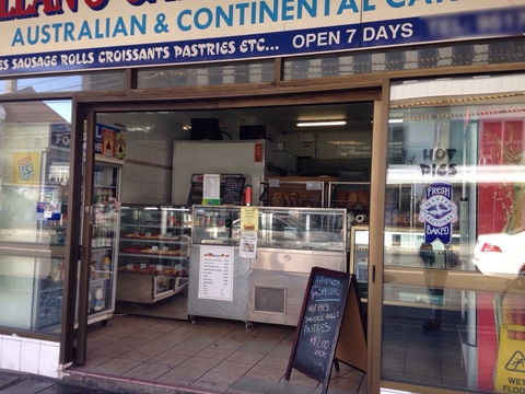 Allan's Cake Hot Bread - Sunshine Coast Guide 0