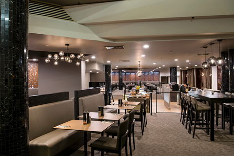 Saltbush Restaurant At DoubleTree By Hilton Alice Springs - Sunshine Coast Guide 0