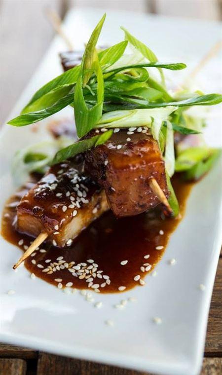 The Rising Sun Hotel - Sunshine Coast Guide 4