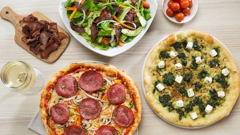 Panarottis Pizza Pasta - Sunshine Coast Guide 0