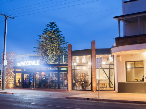 Woodville Hotel - Sunshine Coast Guide 2