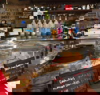 Vee's Cafe - Sunshine Coast Guide