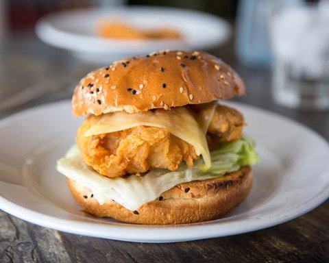 VIA9 Cafe & Bar - Sunshine Coast Guide 0