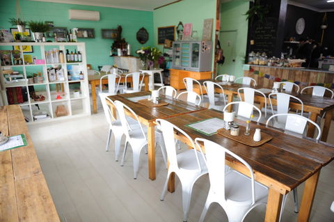 Alicia's Cafe - Sunshine Coast Guide 1