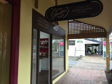 Oaktree Truffles - Sunshine Coast Guide 0