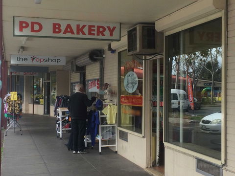 PD Bakery - Sunshine Coast Guide 0