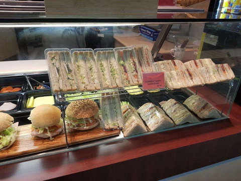 Yoyo's Cafe - Sunshine Coast Guide 0