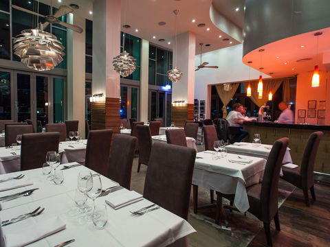 Artichoke Restaurant And Bar - Sunshine Coast Guide 1