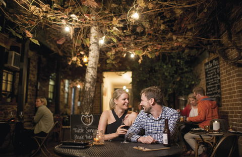 Alby & Esther's - Sunshine Coast Guide 1
