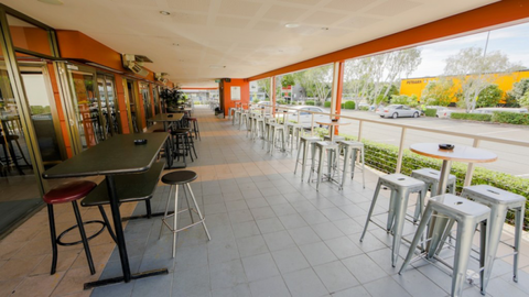 Treetops Tavern - Sunshine Coast Guide 1