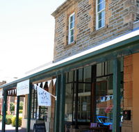 One White Kite - Sunshine Coast Guide