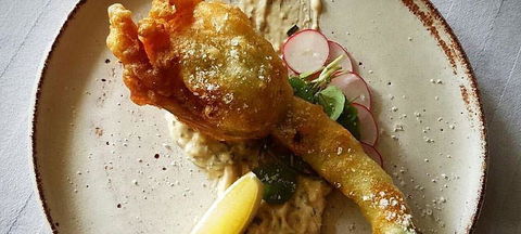 The Olfactory Inn - Sunshine Coast Guide 1