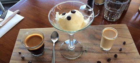 Anchor Buoy Cafe & Bar - Sunshine Coast Guide 3
