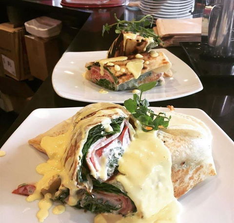 Abstract Cafe - Sunshine Coast Guide 5