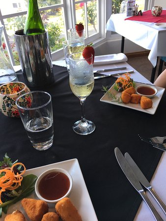 Top Of The Hill Restaurant - Sunshine Coast Guide 0
