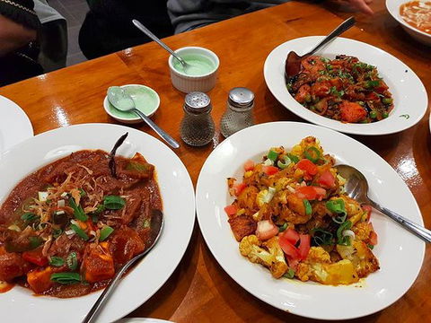 Aman Indian Restaurant - Sunshine Coast Guide 0