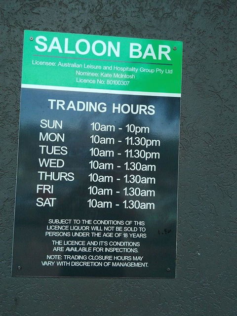 Airport Tavern - Sunshine Coast Guide 9