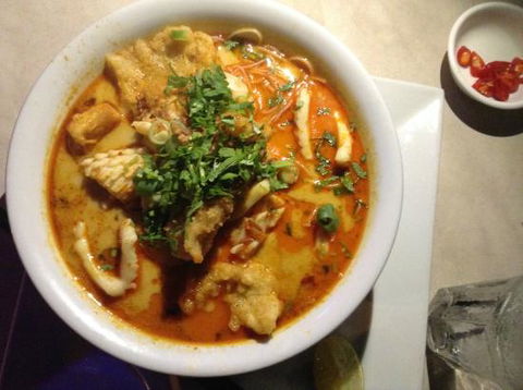 The Arch Rival Bar & Grill - Sunshine Coast Guide 0