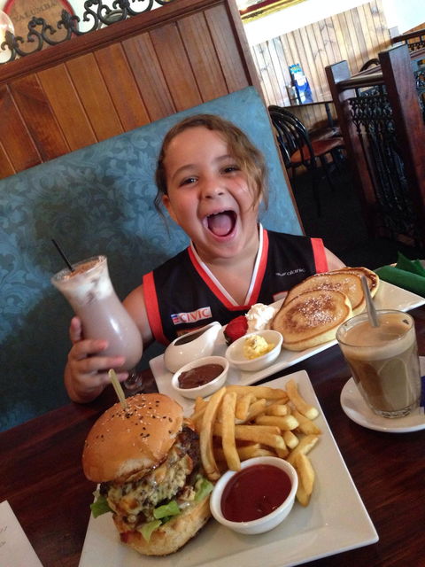 The Arch Rival Bar & Grill - Sunshine Coast Guide 7