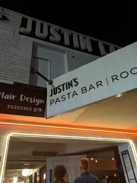 Justin Lane Pizzeria & Bar - Sunshine Coast Guide 4