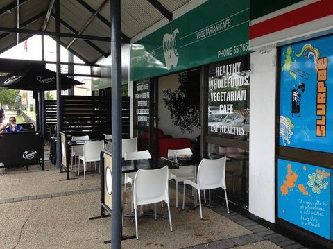 Magic Apple - Sunshine Coast Guide 0