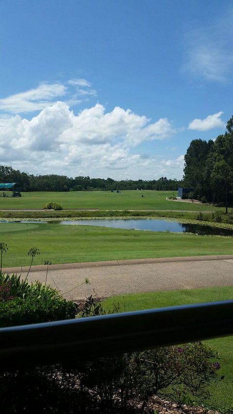 T On Course - Sunshine Coast Guide 2