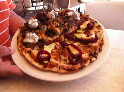Zachary’s Gourmet Pizza Bar - Sunshine Coast Guide 0