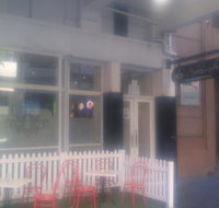 Ambassadors Hotel - Sunshine Coast Guide