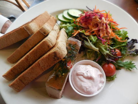 Leura Gourmet - Sunshine Coast Guide 0