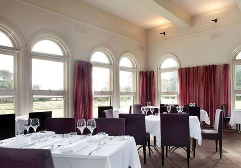 Albert Park Hotel - Sunshine Coast Guide 7