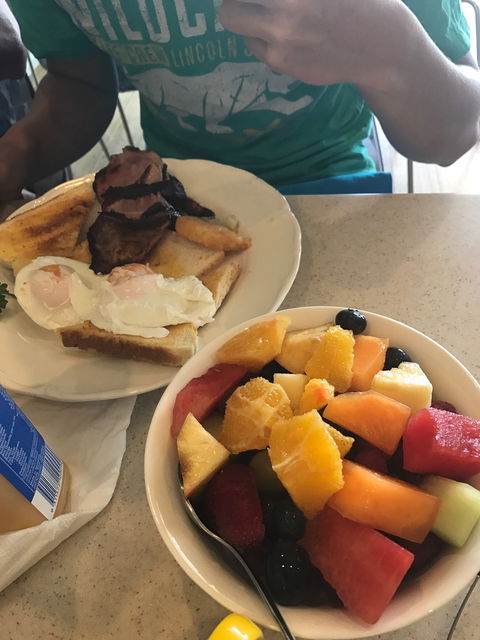 Nelly's Cafe On Emu Bay - Sunshine Coast Guide 1