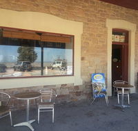 Old Pier Hotel - Sunshine Coast Guide