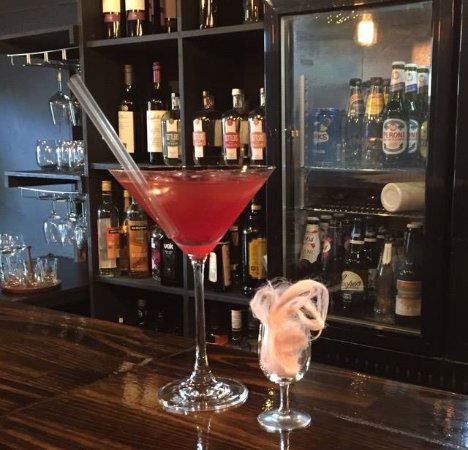 Smith Tapas Bar - Sunshine Coast Guide 0